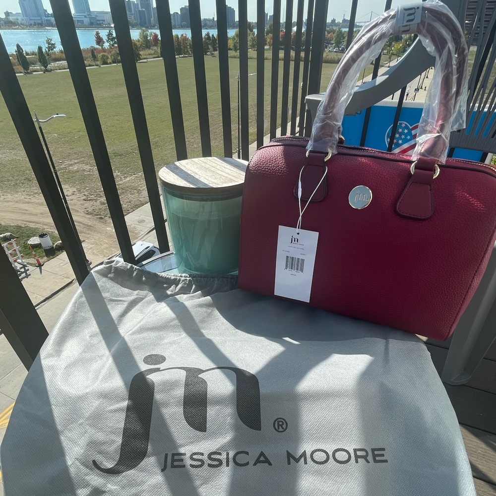 Jessica Moore venture satchel.